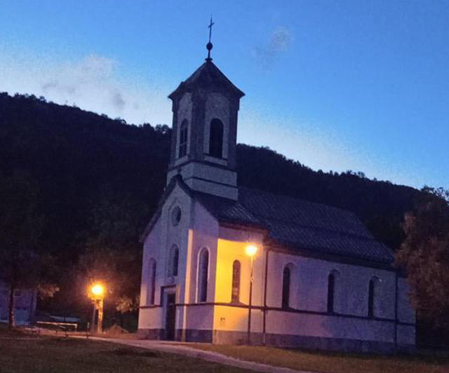 Župna crkva sv. Terezije u Bužimu                                                                                                                                                                                                                         